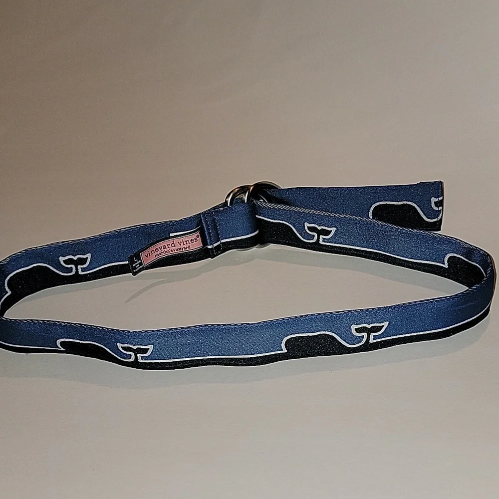 VINEYARD VINES BOY'S BLUE WHALE LINE D-RING BELT.